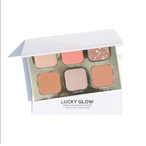 True + Luscious Lucky Glow Bronze and Highlight Palette